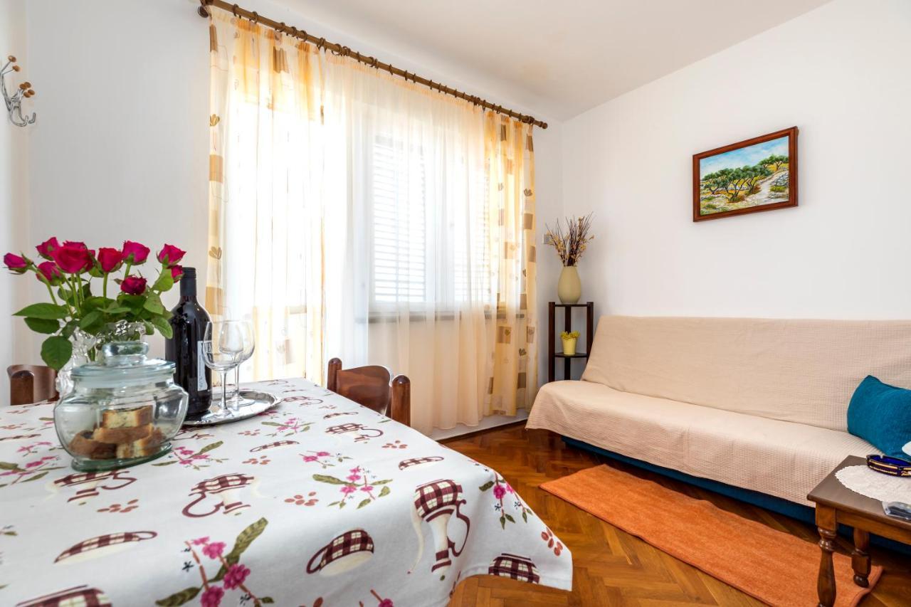 Apartment Muzic Mali Losinj Exterior photo