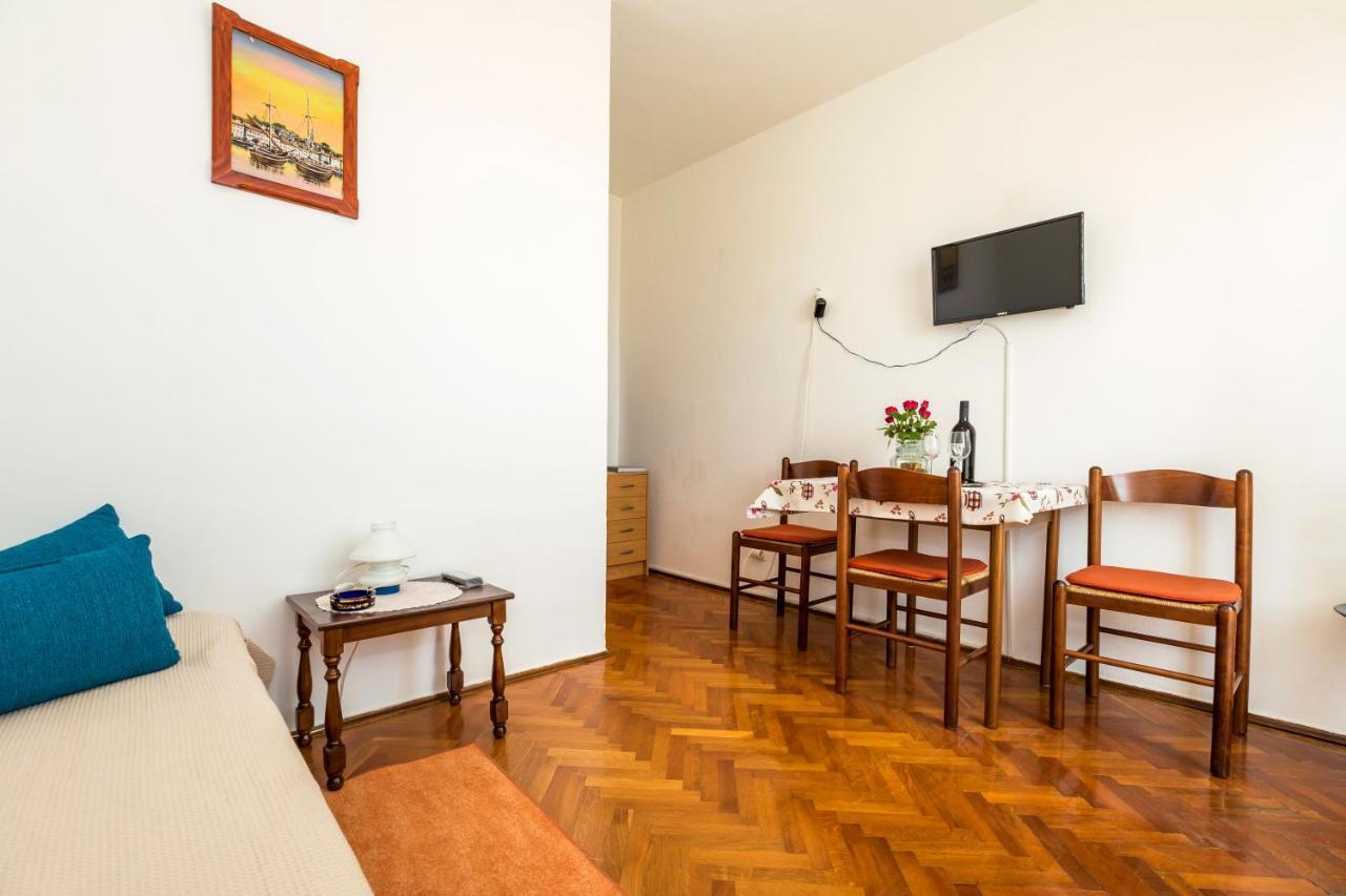 Apartment Muzic Mali Losinj Exterior photo